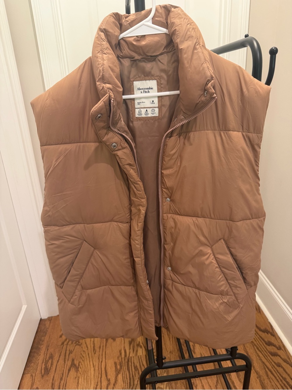 Abercrombie & Fitch Women’s Caramel Puffer Vest